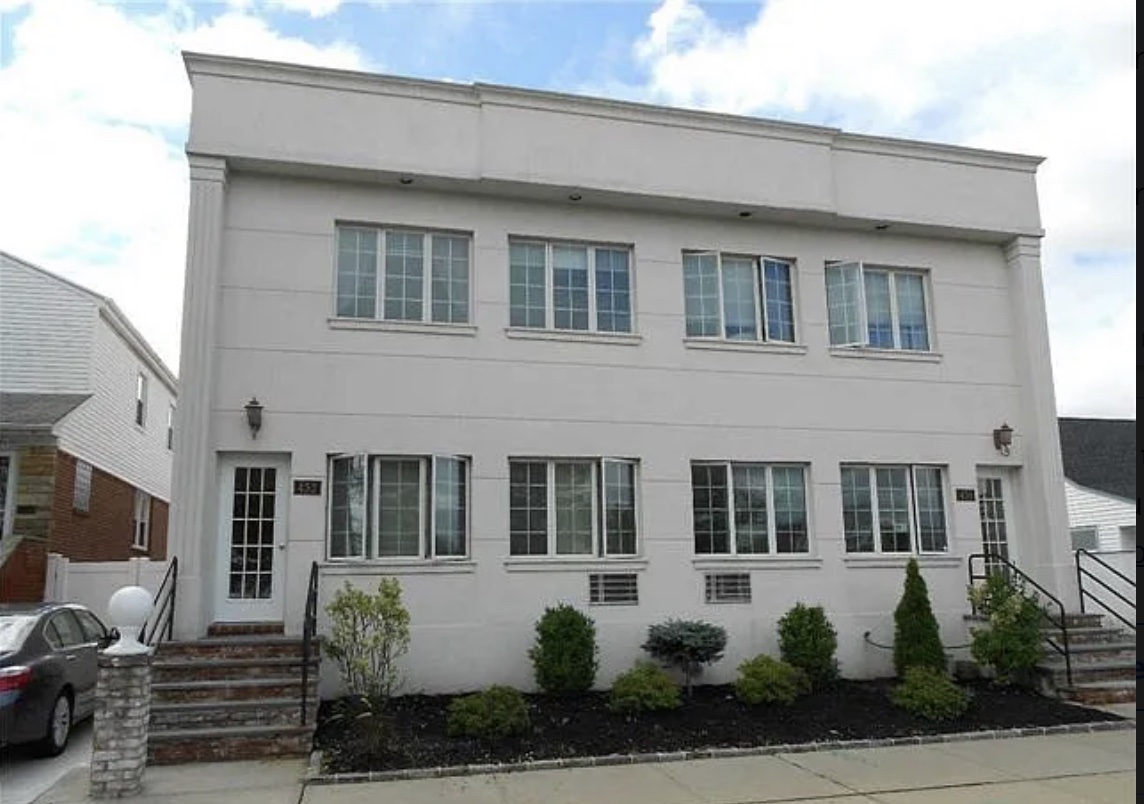 450-452 East Park Avenue